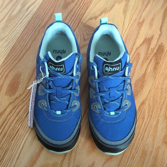 New Ahnu Sugarpine Women's Air Mesh Waterproof Hiking Boot, Size 6 - Picture 3 of 11